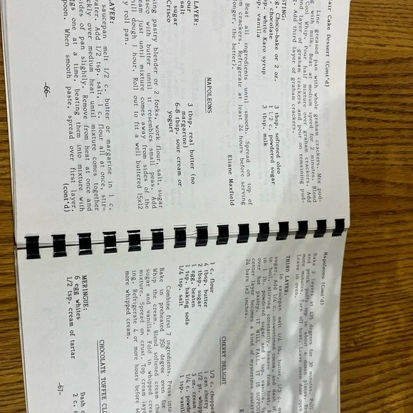 Recipe Book Collection - Blue, Red, Cream - Picture 5 of 5